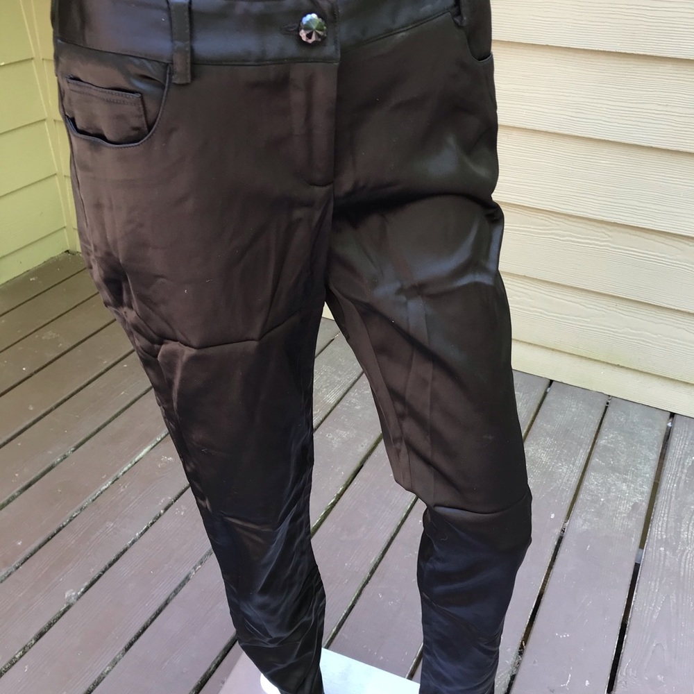 SHINY, FUN & COMFY BETSY JOHNSON/PERFECT COND.